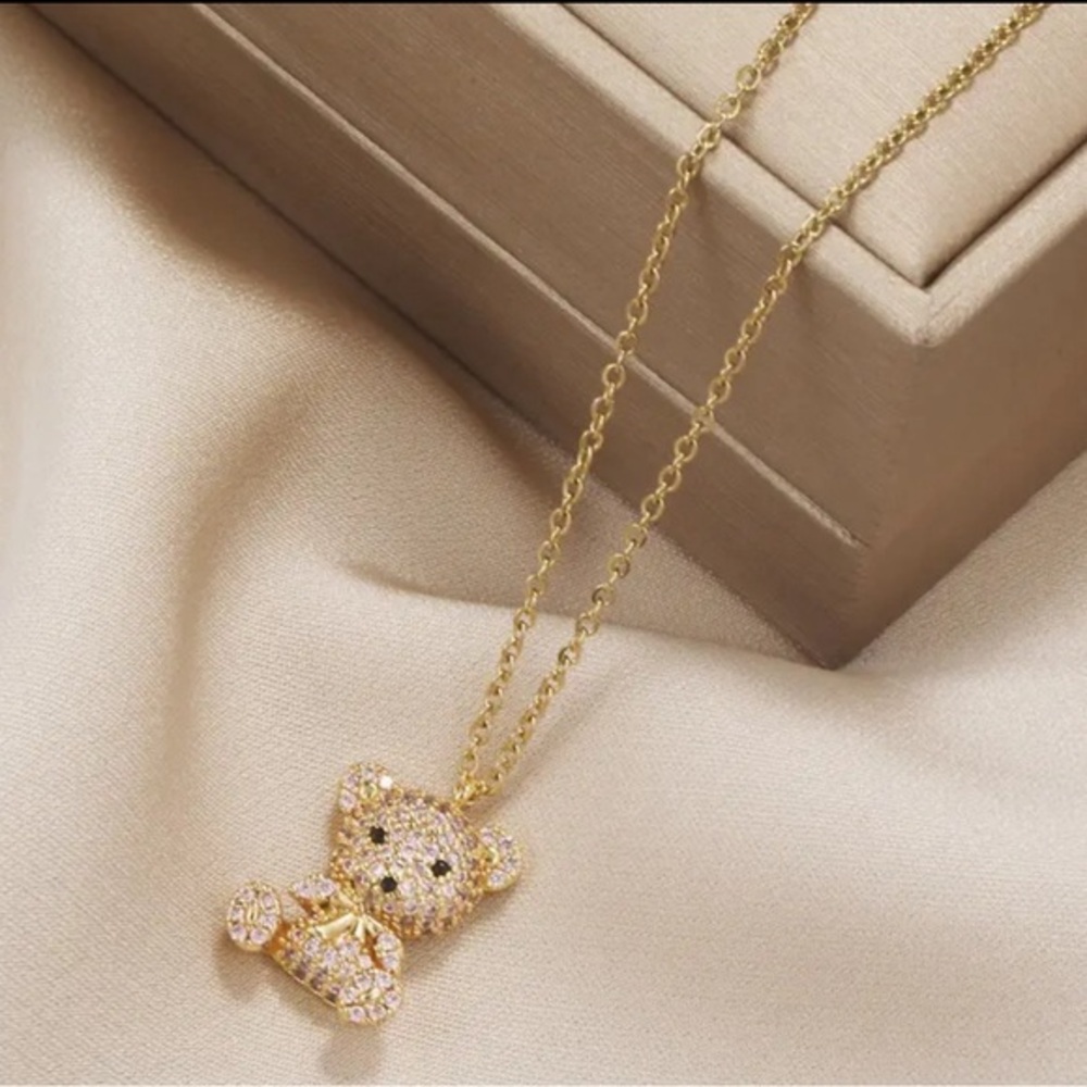 NWT! 24K Gold-Plated Y2K Bear Pendant Necklace with Sparkle - Perfect fo…